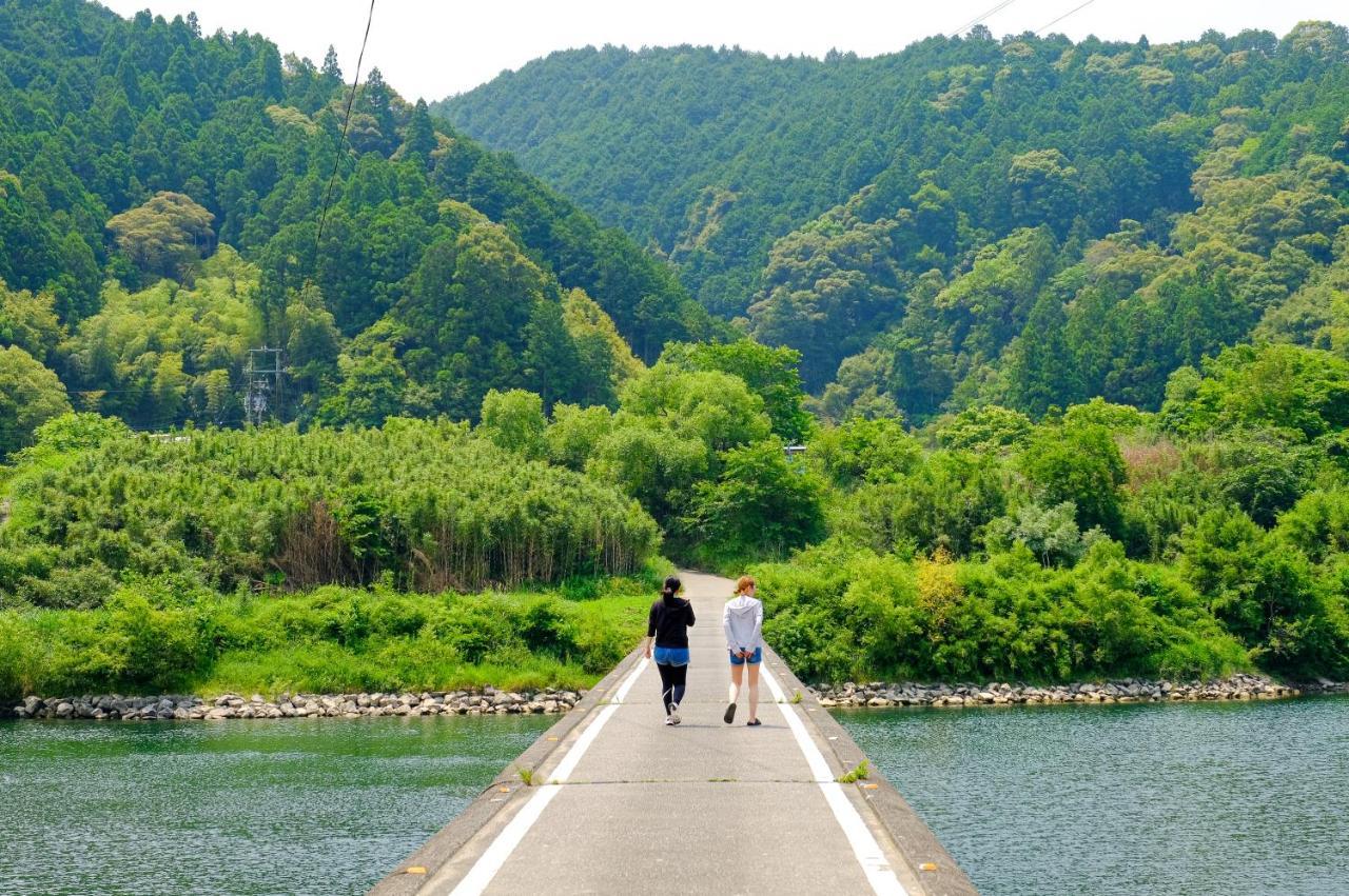 四万十川まで歩いて行ける 一棟まるっと貸し切りの宿 Gu Shimanto  Exterior foto